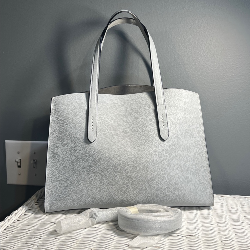 Coach Charlie Carryall - Picture 4 of 17